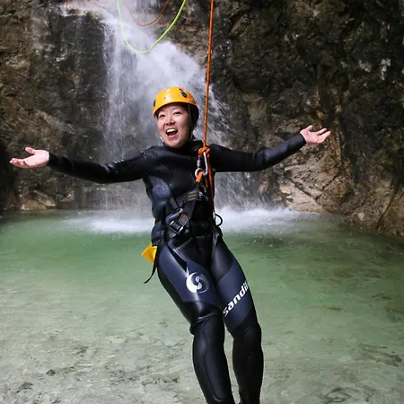 Campingplatz Base Camp - &